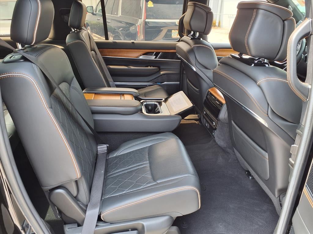 2022 Jeep Grand Wagoneer Series III