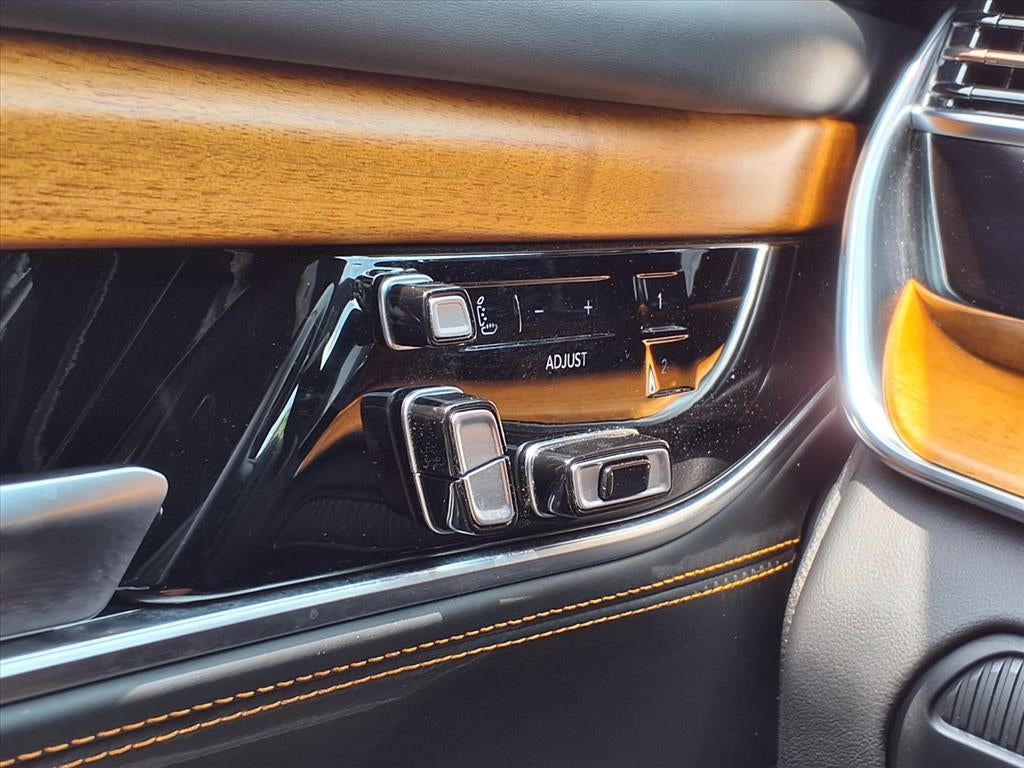 2022 Jeep Grand Wagoneer Series III