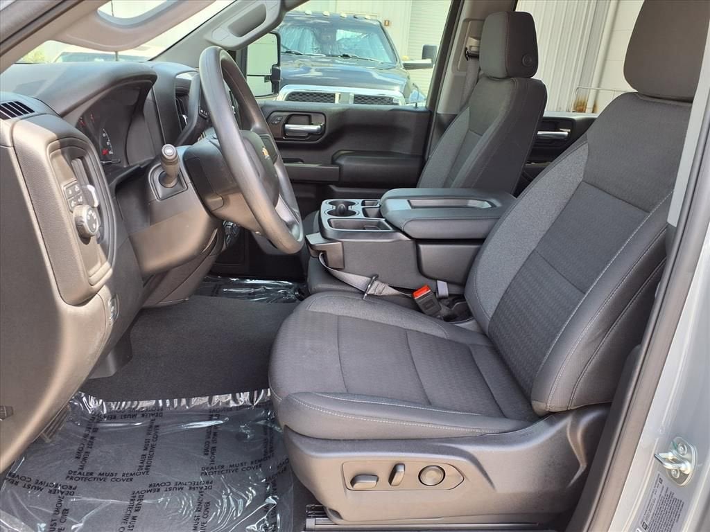 2025 Chevrolet Silverado 2500HD Custom - Photo 21