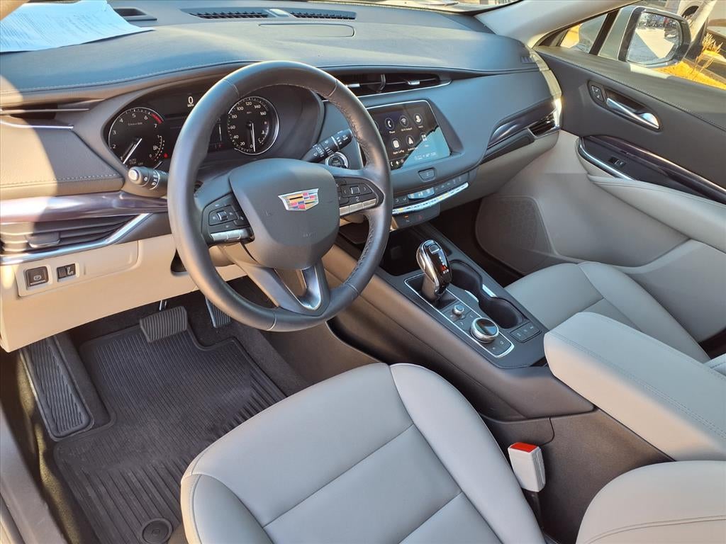 2023 Cadillac XT4 Luxury