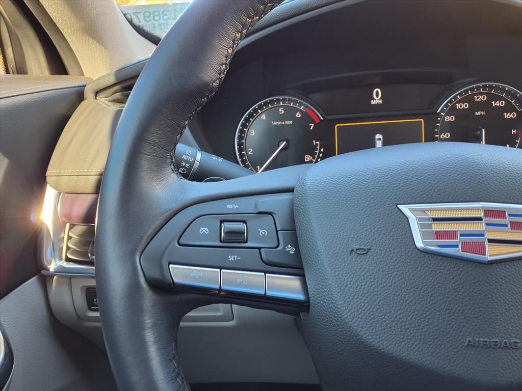 2023 Cadillac XT4 Luxury