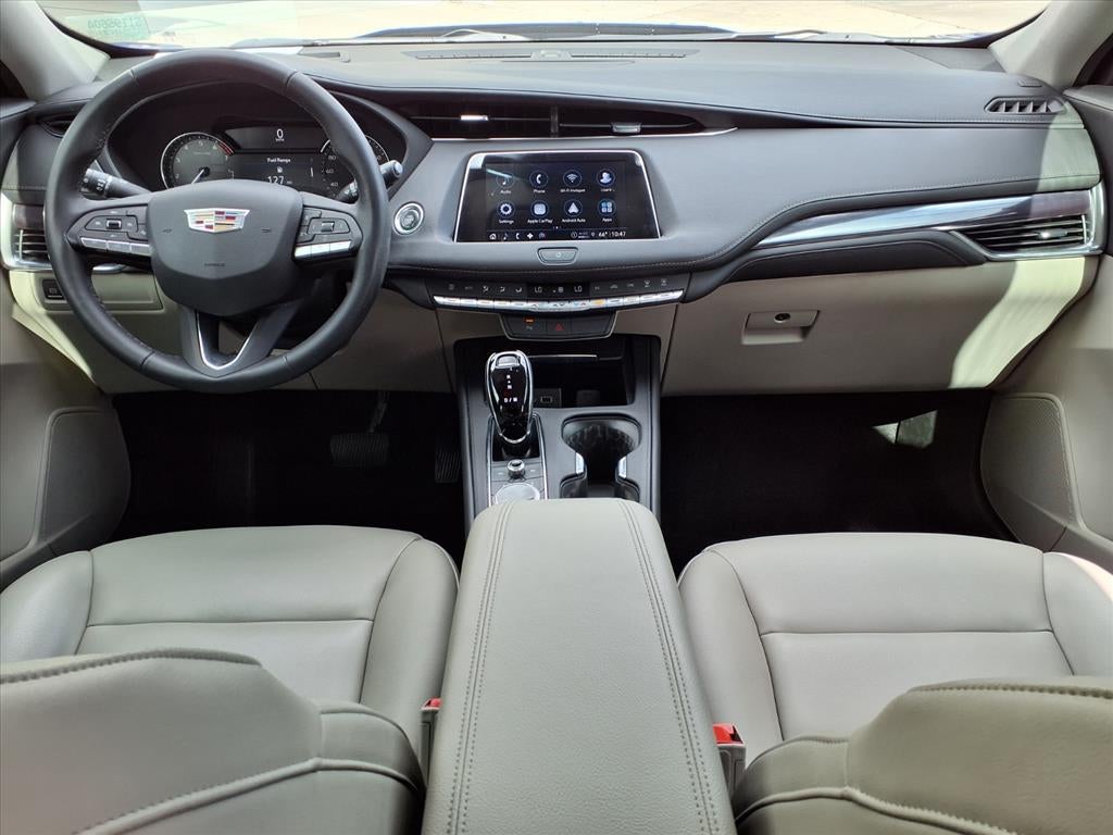 2023 Cadillac XT4 Luxury