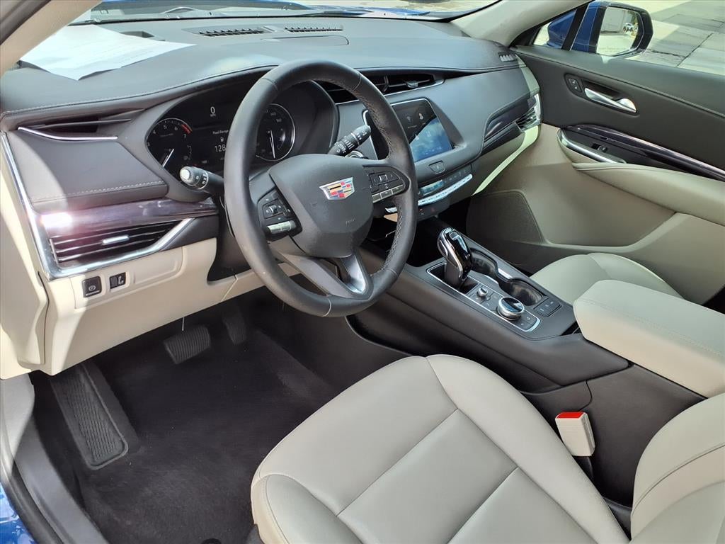 2023 Cadillac XT4 Luxury