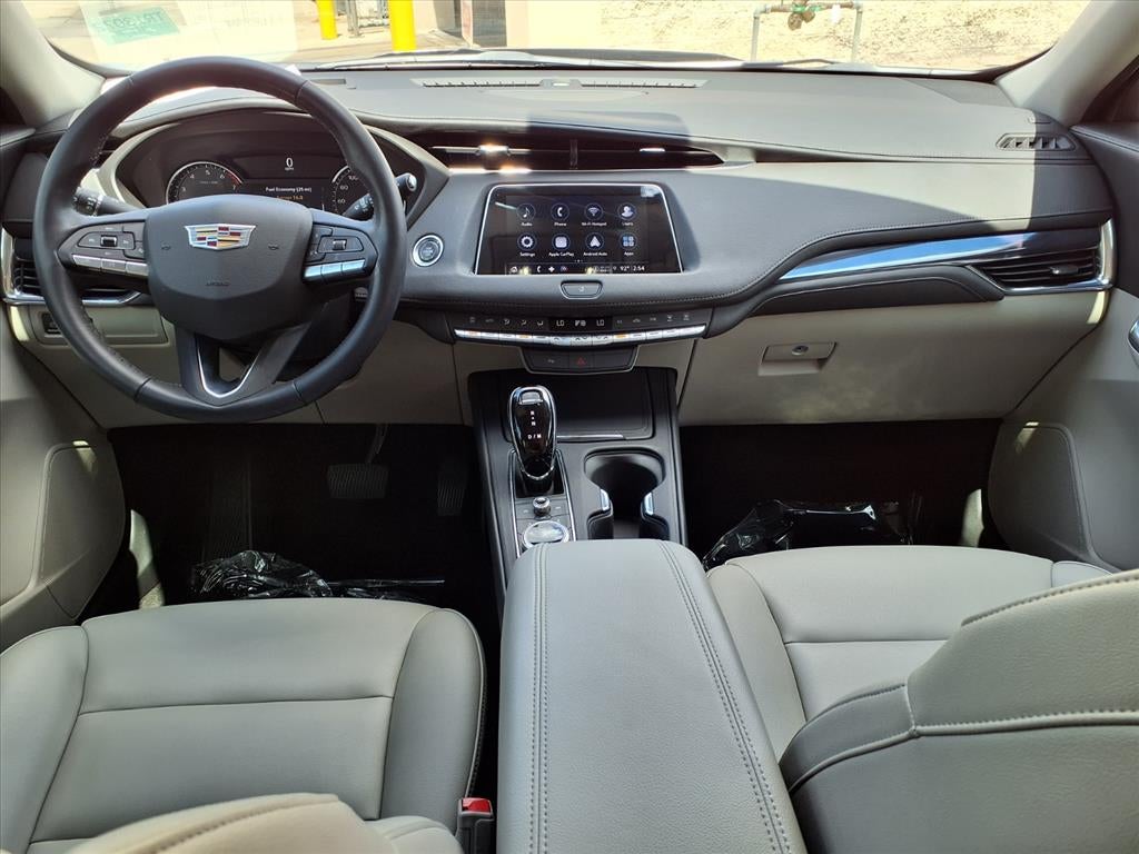 2023 Cadillac XT4 Luxury