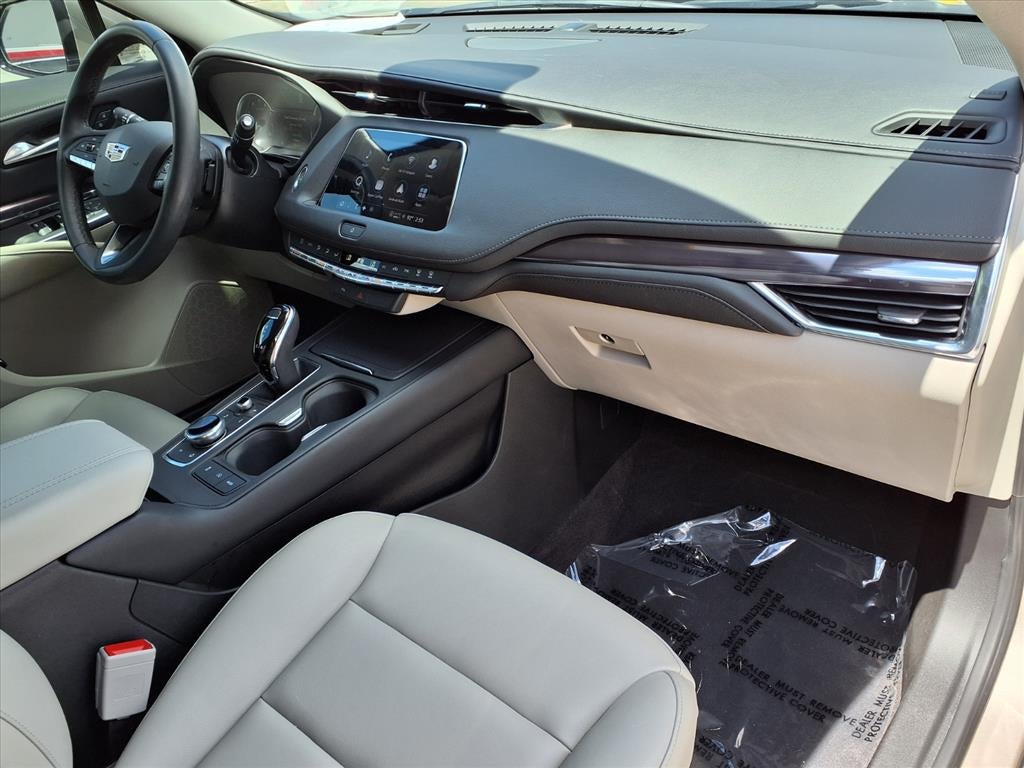 2023 Cadillac XT4 Luxury