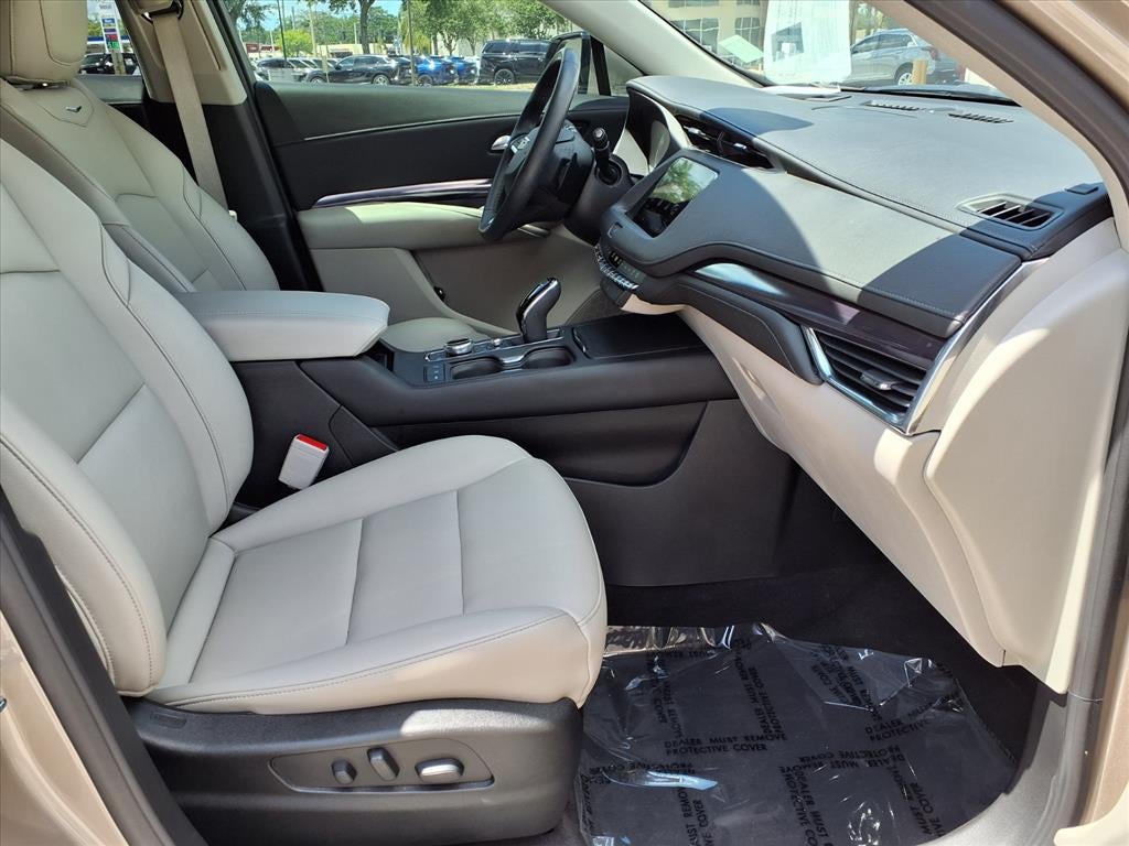 2023 Cadillac XT4 Luxury
