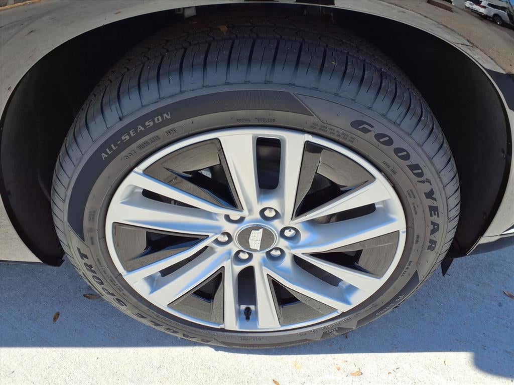 2026 Cadillac VISTIQ Luxury