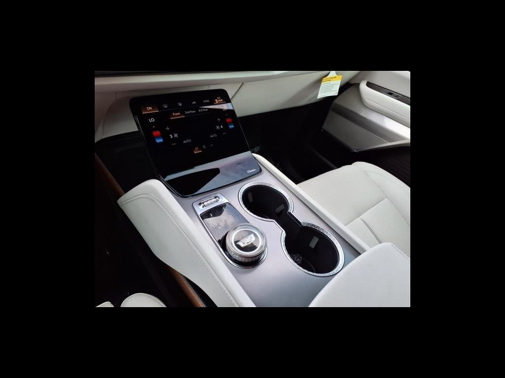 2026 Cadillac VISTIQ Luxury