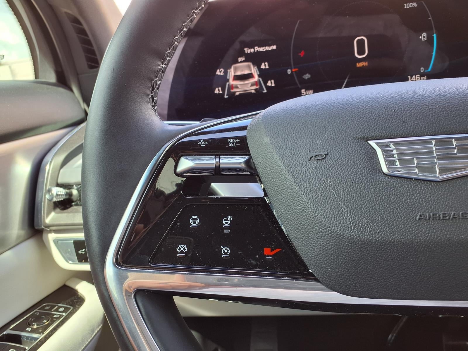 2026 Cadillac VISTIQ Luxury