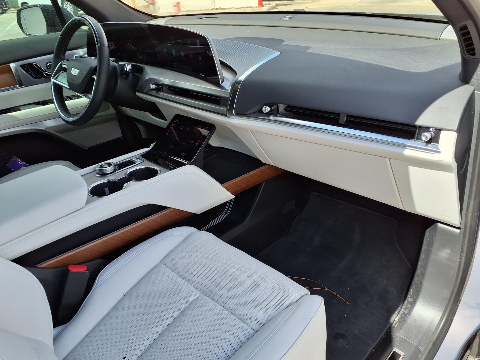 2026 Cadillac VISTIQ Luxury