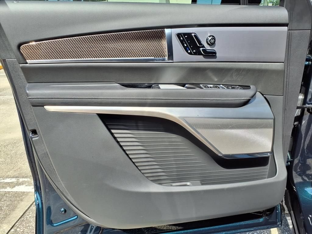2027 Cadillac VISTIQ Luxury