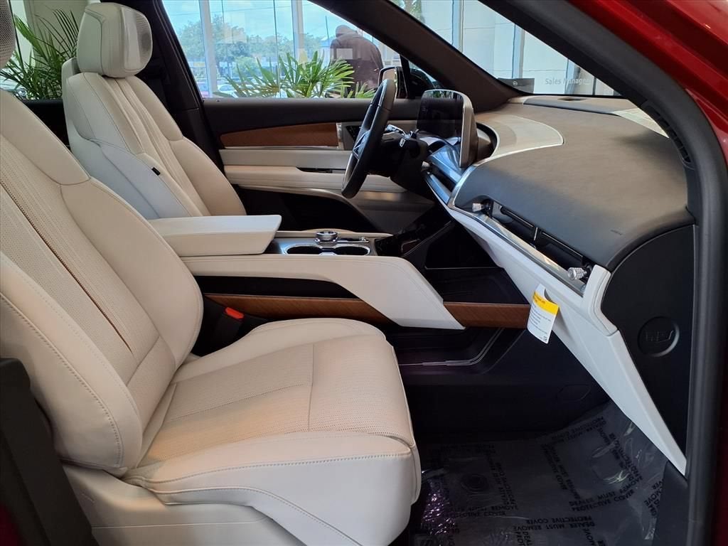 2026 Cadillac VISTIQ Luxury