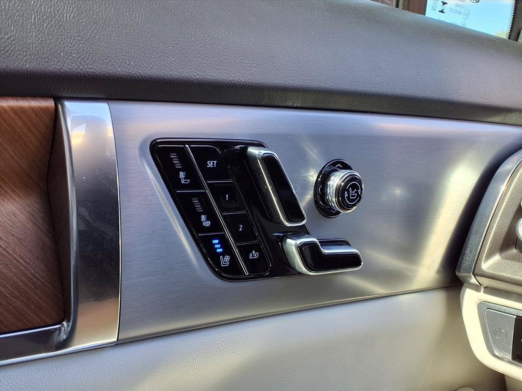 2027 Cadillac VISTIQ Sport