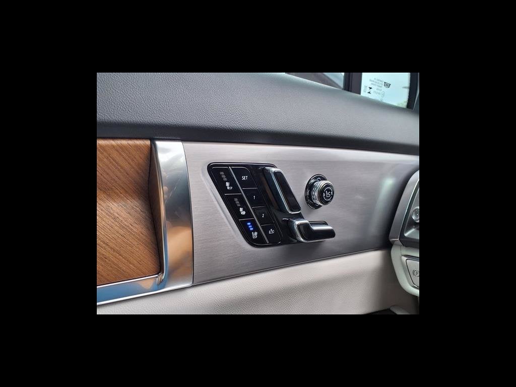 2027 Cadillac VISTIQ Sport