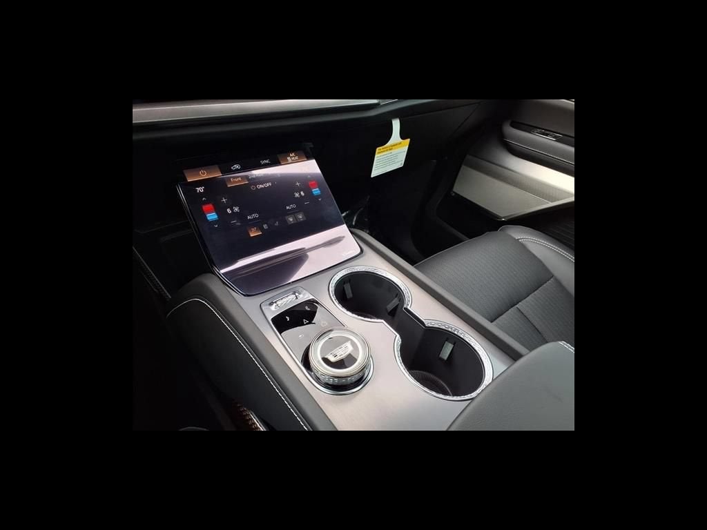 2027 Cadillac VISTIQ Sport