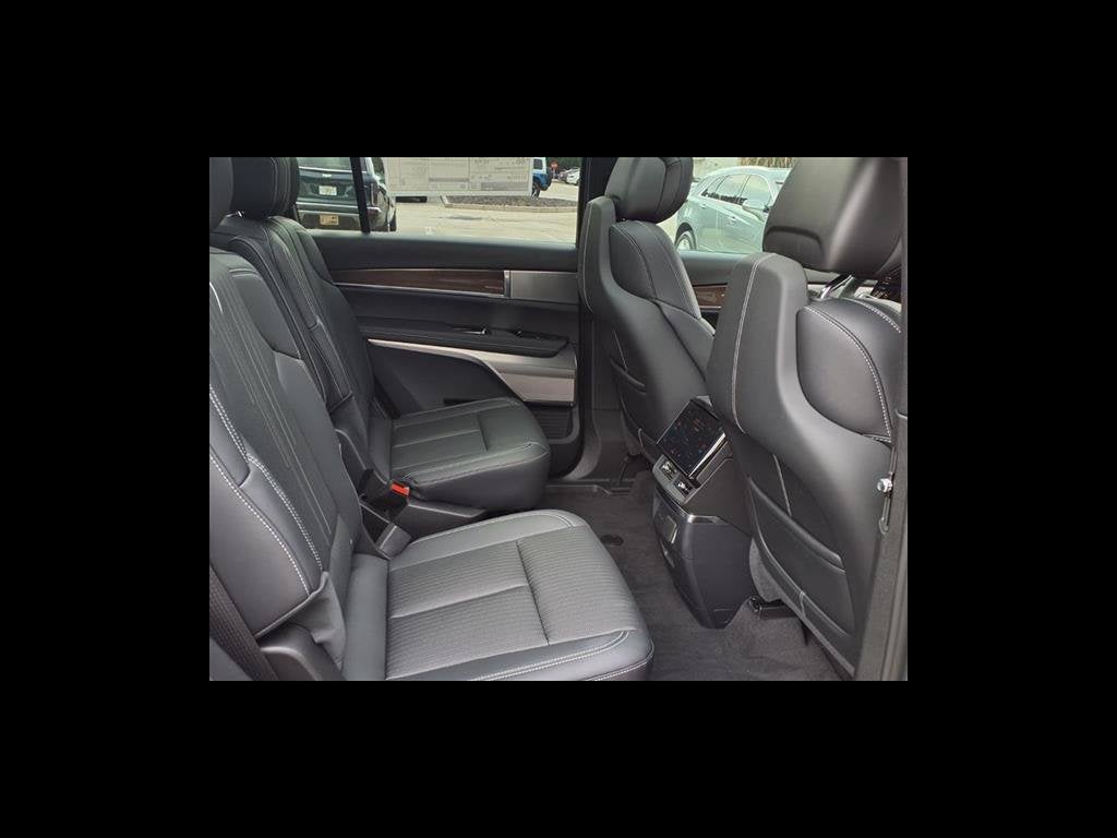 2027 Cadillac VISTIQ Sport