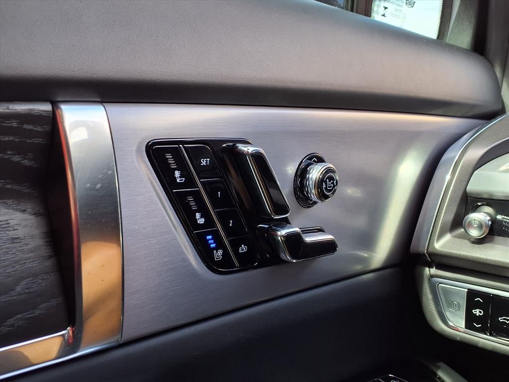 2026 Cadillac VISTIQ Platinum