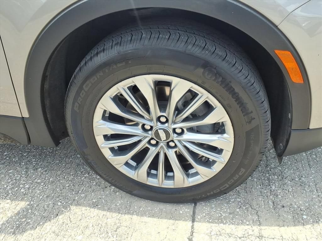 2025 Cadillac XT4 Premium Luxury