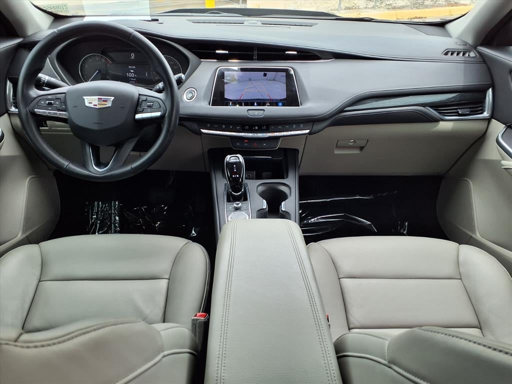 2022 Cadillac XT4 Premium Luxury
