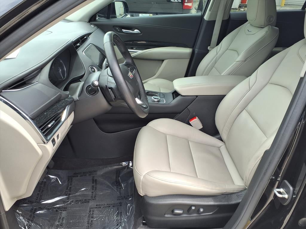 2022 Cadillac XT4 Premium Luxury
