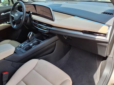 2025 Cadillac XT4 Premium Luxury