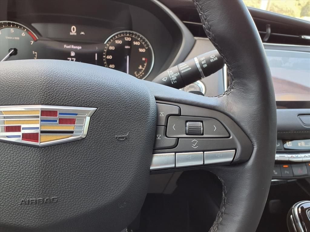 2023 Cadillac XT4 Premium Luxury
