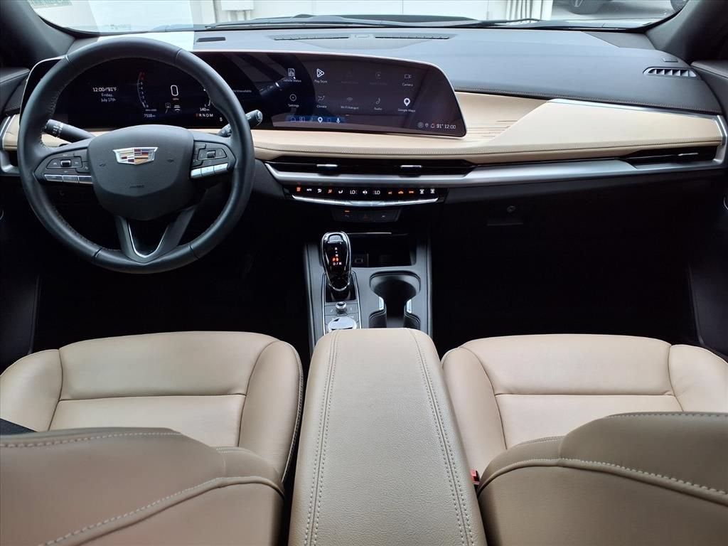2025 Cadillac XT4 Premium Luxury