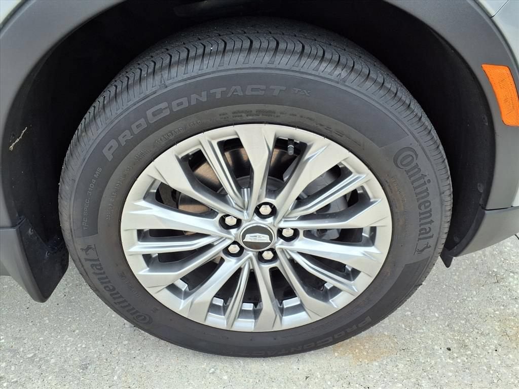 2025 Cadillac XT4 Premium Luxury