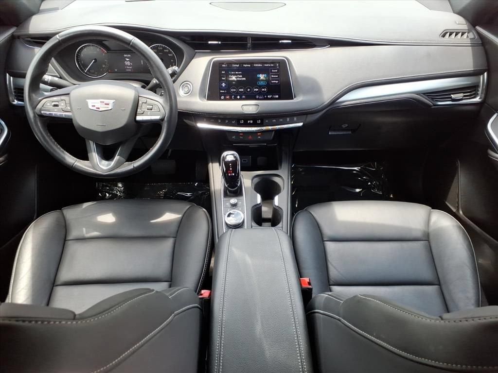 2022 Cadillac XT4 Premium Luxury
