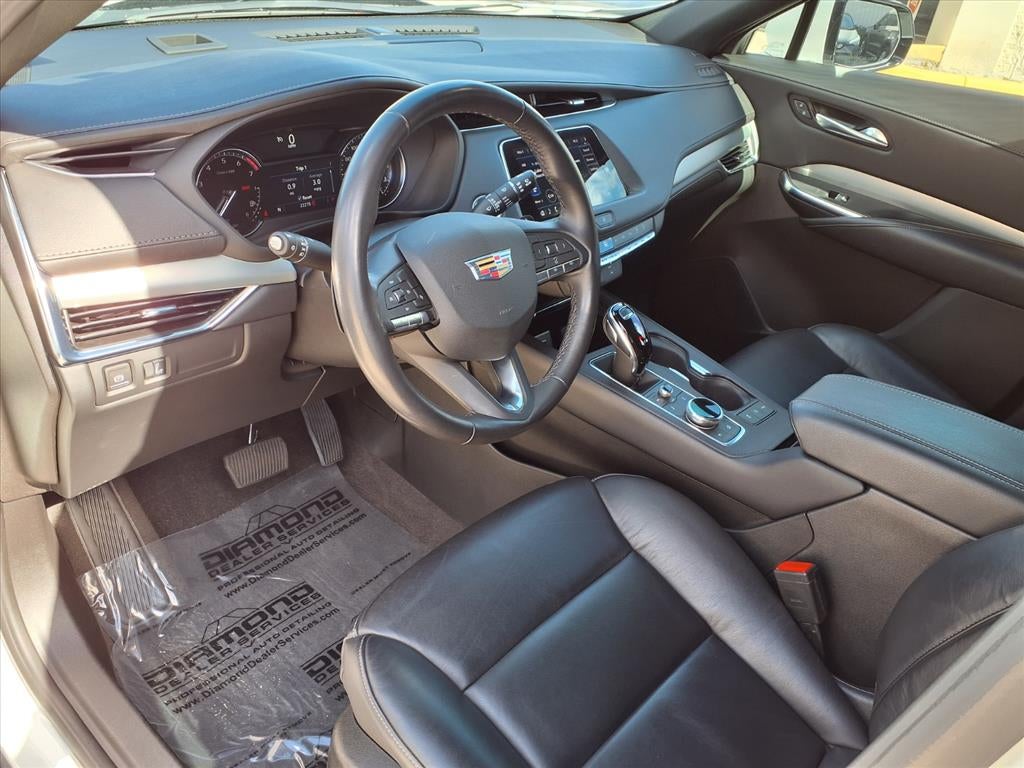 2023 Cadillac XT4 Premium Luxury
