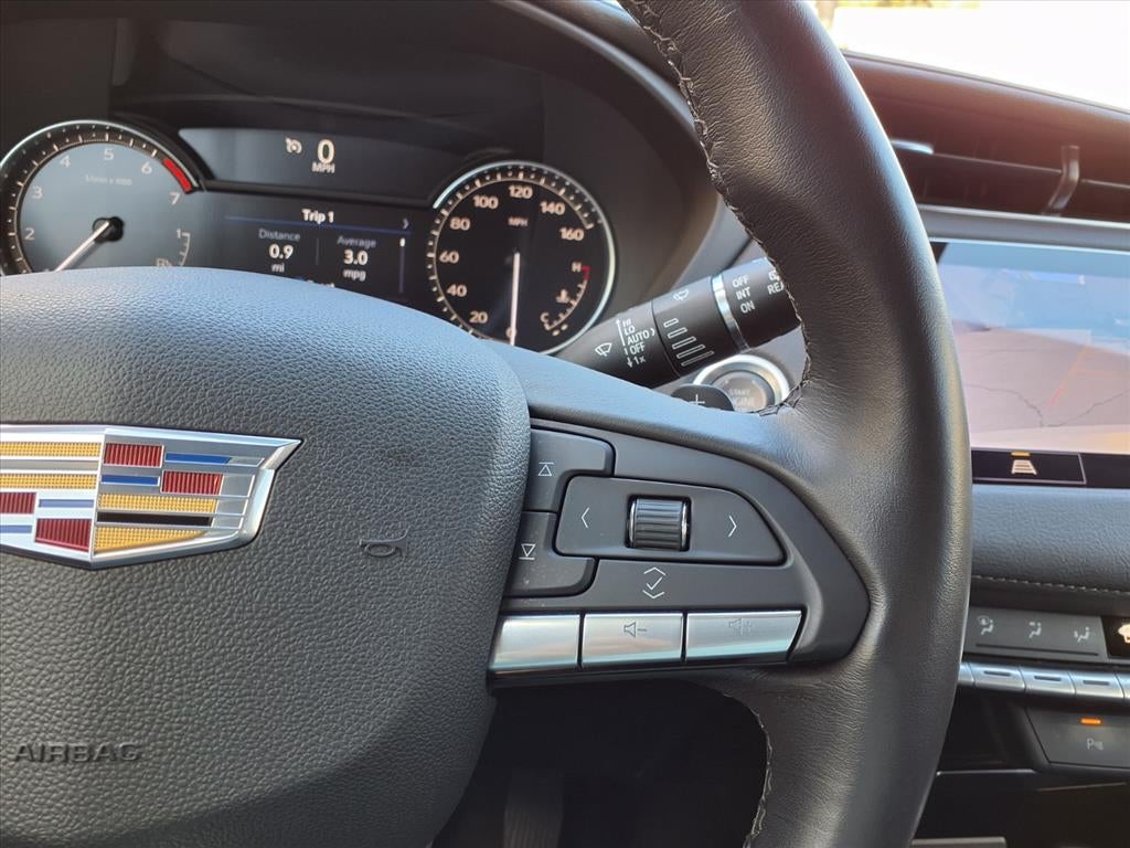 2023 Cadillac XT4 Premium Luxury