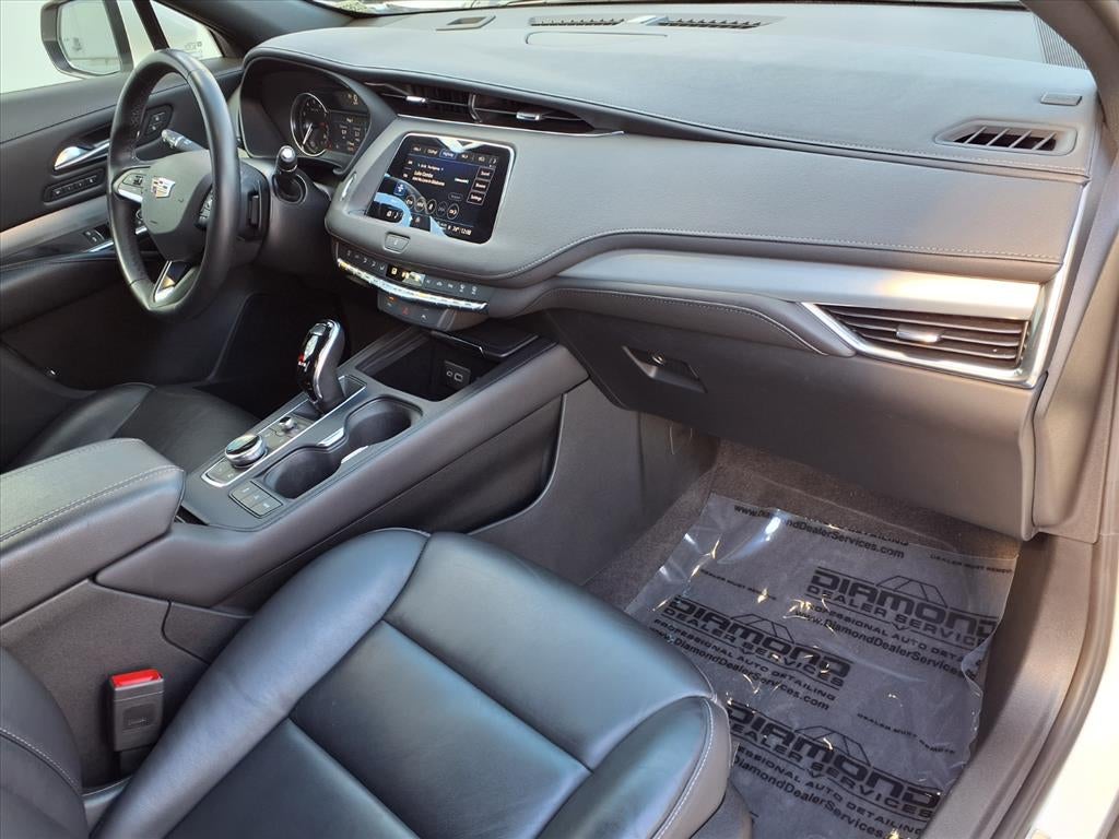 2023 Cadillac XT4 Premium Luxury