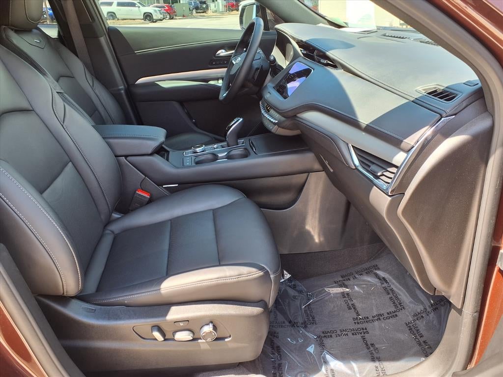 2023 Cadillac XT4 Premium Luxury