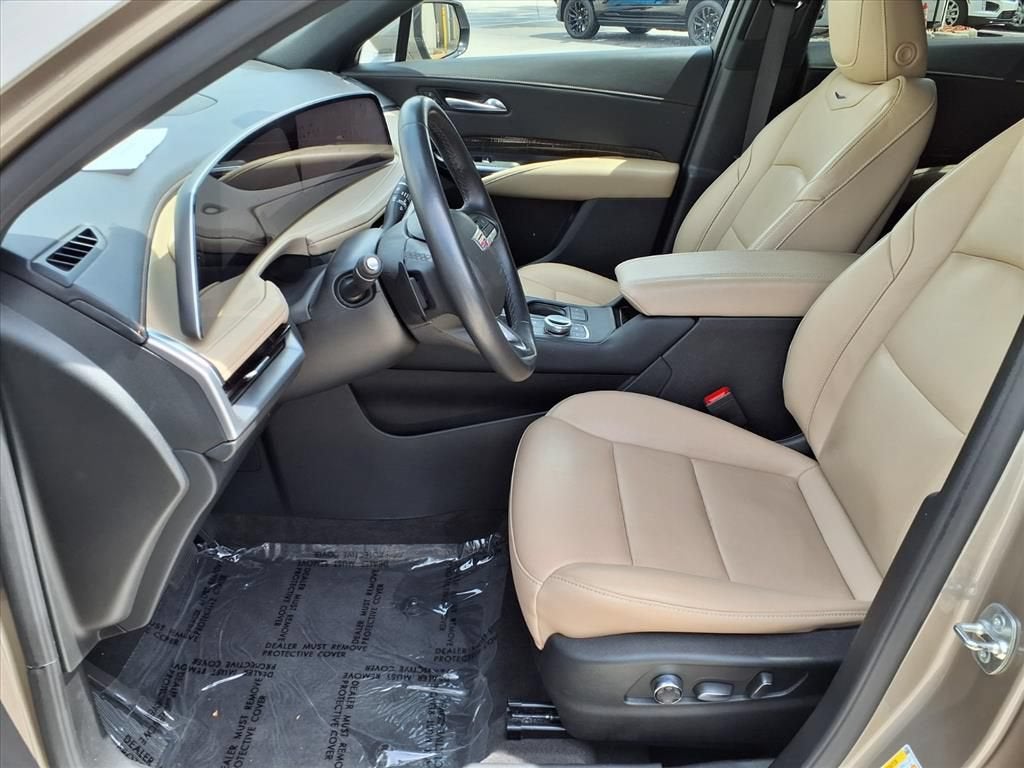 2025 Cadillac XT4 Premium Luxury