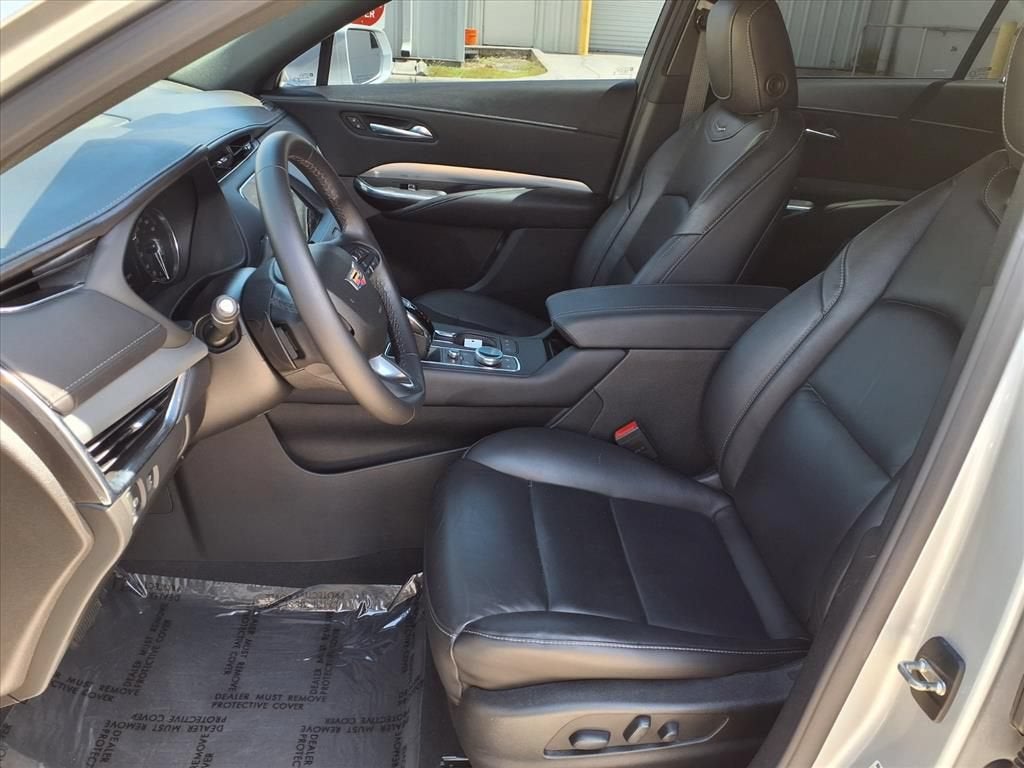 2021 Cadillac XT4 FWD Premium Luxury