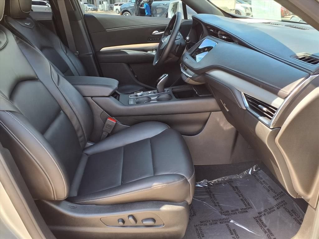 2021 Cadillac XT4 FWD Premium Luxury