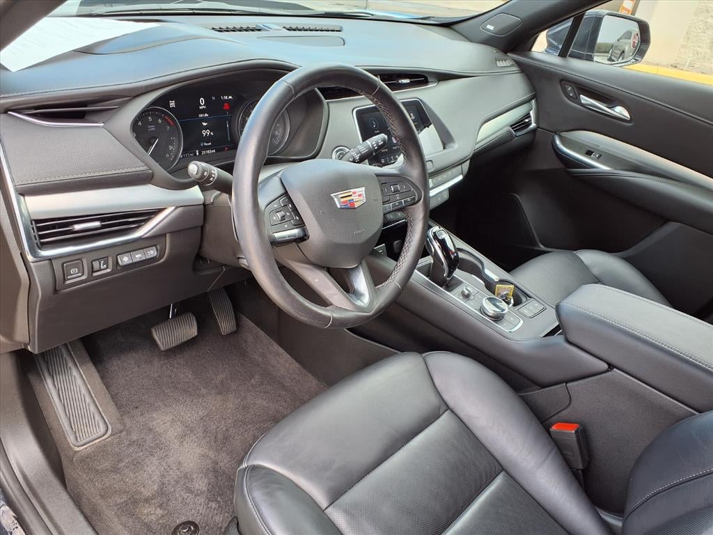 2023 Cadillac XT4 Premium Luxury