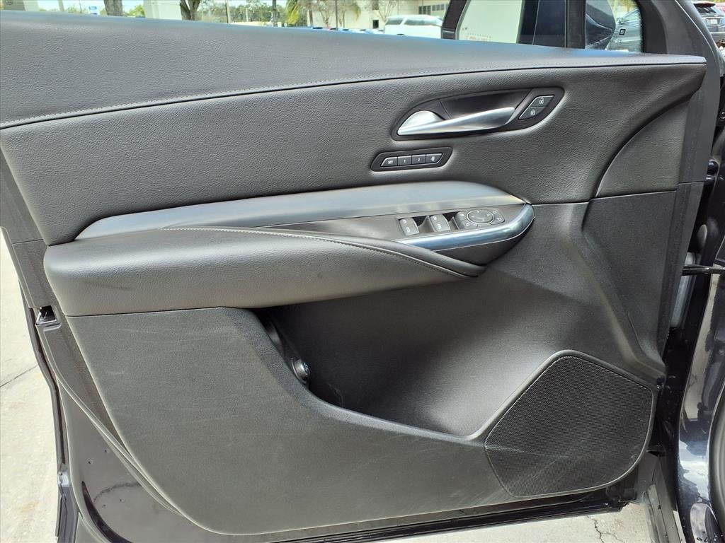 2023 Cadillac XT4 Premium Luxury