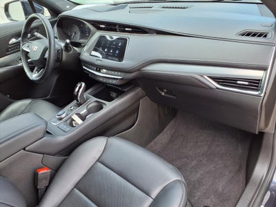 2023 Cadillac XT4 Premium Luxury