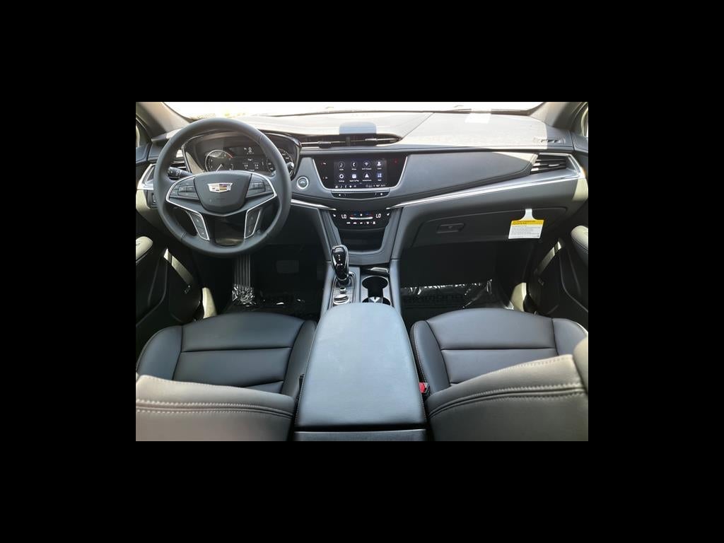 2025 Cadillac XT5 Luxury