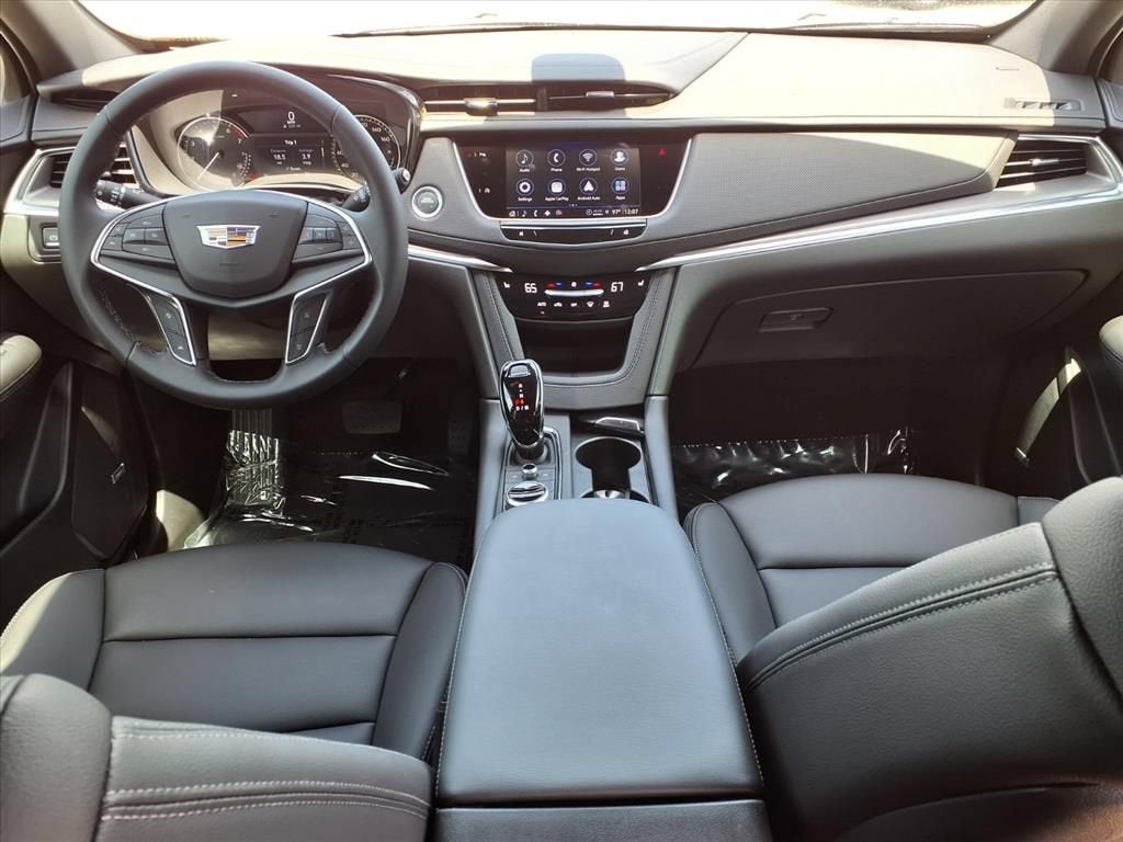 2026 Cadillac XT5 Luxury