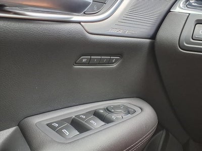 2023 Cadillac XT5 FWD Premium Luxury