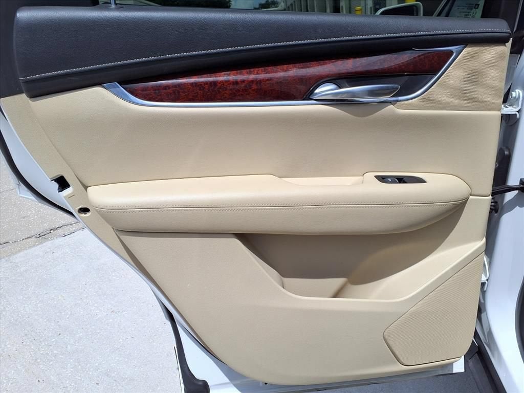 2017 Cadillac XT5 Premium Luxury FWD