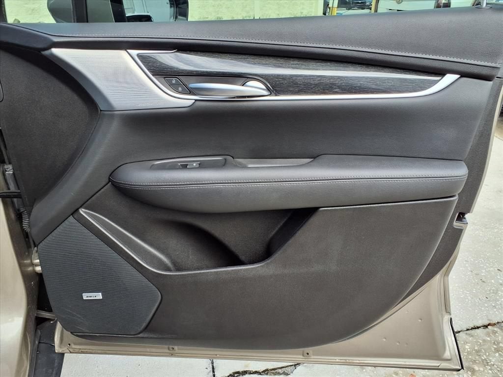 2023 Cadillac XT5 FWD Premium Luxury