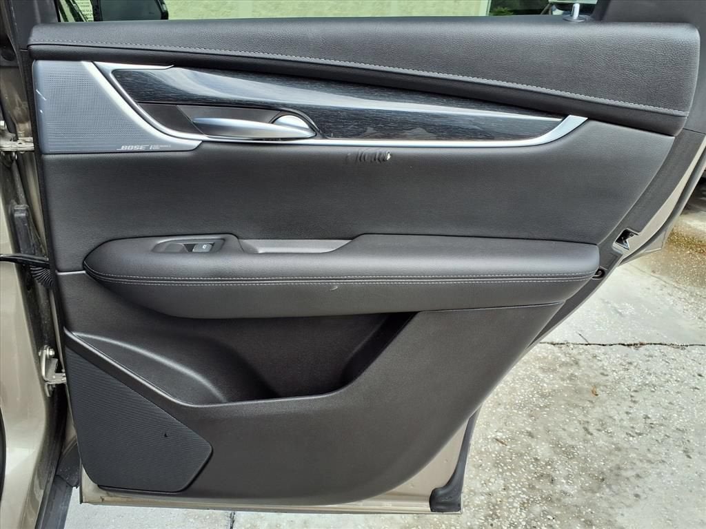 2023 Cadillac XT5 FWD Premium Luxury