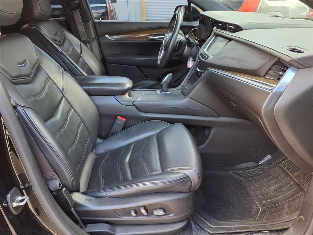 2017 Cadillac XT5 Platinum AWD