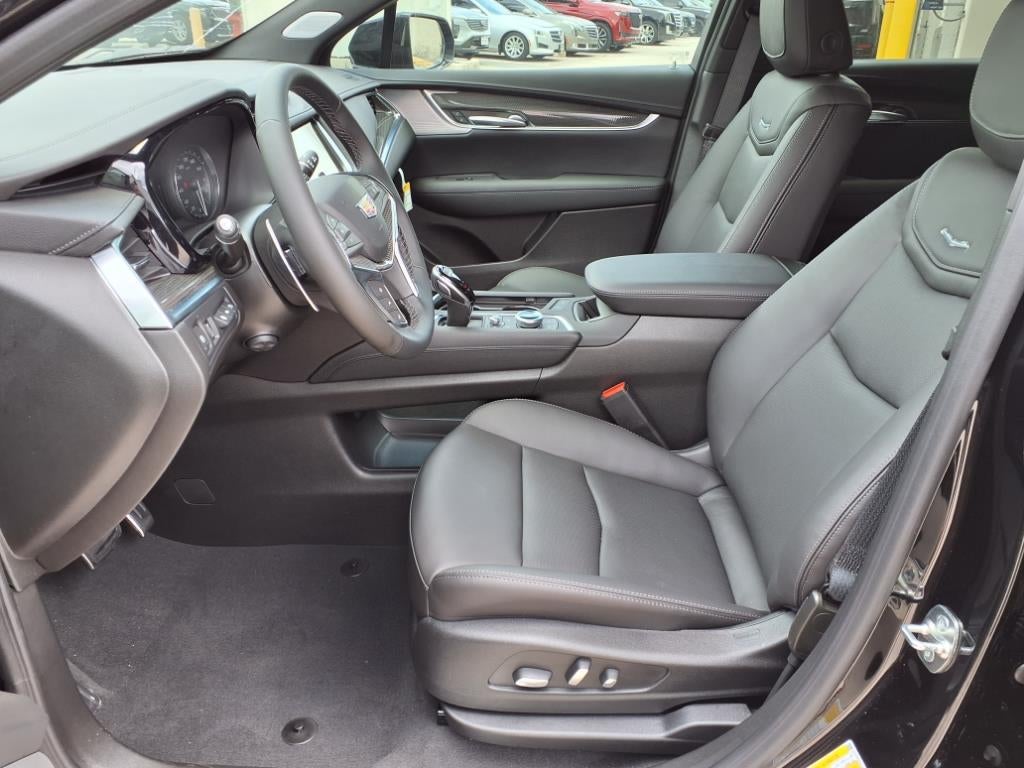 2025 Cadillac XT5 Sport