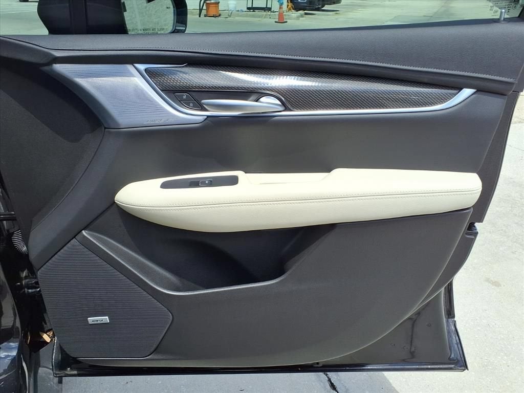 2025 Cadillac XT5 Sport