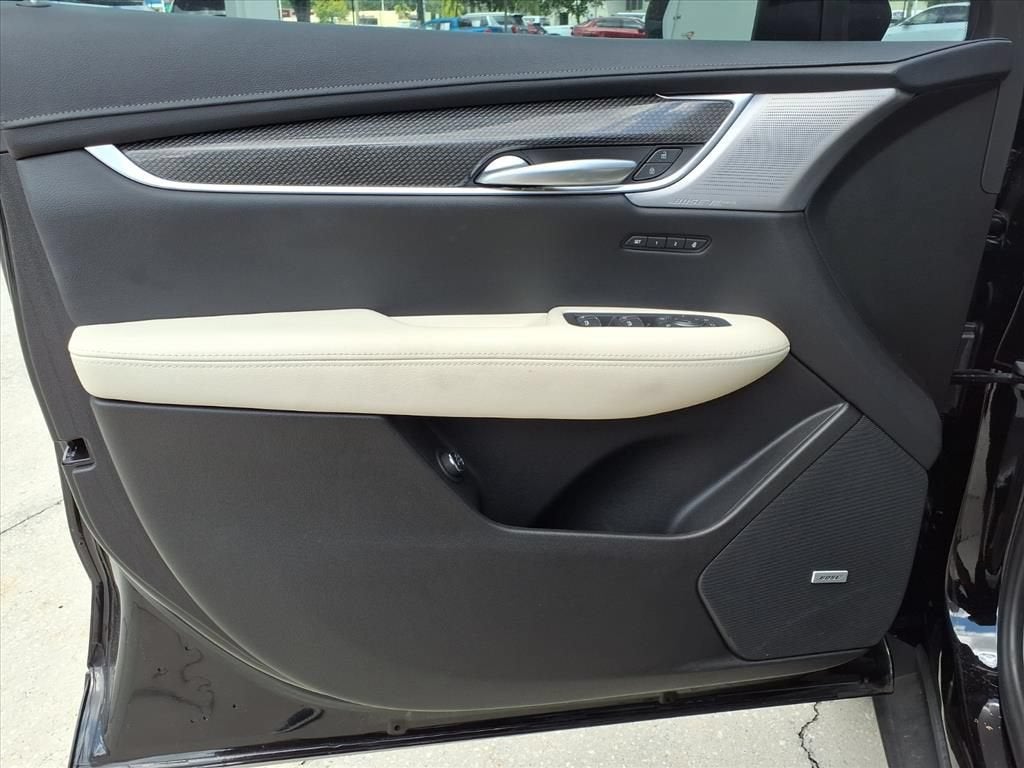 2025 Cadillac XT5 Sport