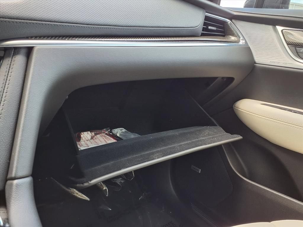2025 Cadillac XT5 Sport